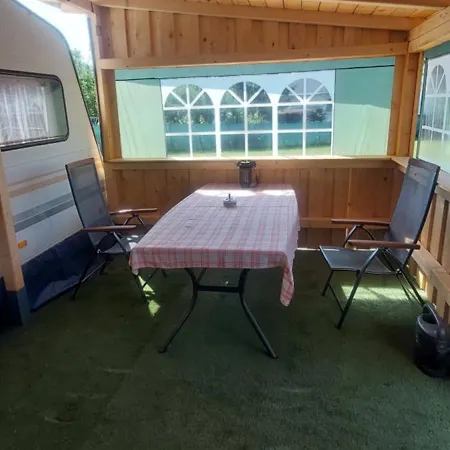 Gaestehaus Kathi Gyenescamping Wohnwagen Knaus 1 Rechts Gyenesdiás