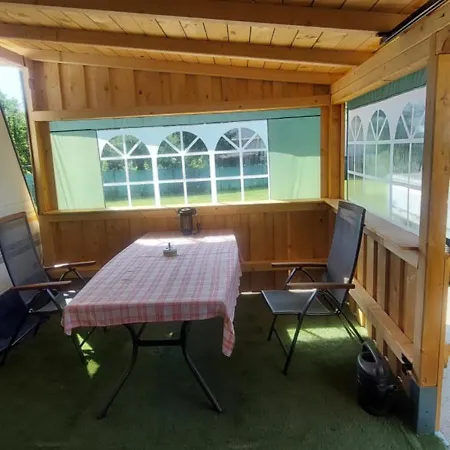 Gaestehaus Kathi Gyenescamping Wohnwagen Knaus 1 Rechts * Gyenesdiás