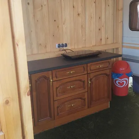 Gaestehaus Kathi Gyenescamping Wohnwagen Knaus 1 Rechts * Gyenesdiás