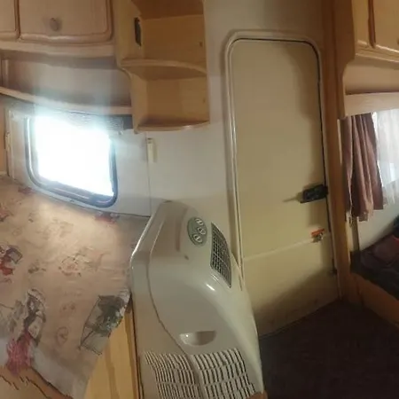 Gaestehaus Kathi Gyenescamping Wohnwagen Knaus 1 Rechts *