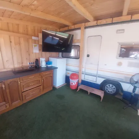 Camping Gaestehaus Kathi Gyenescamping Wohnwagen Knaus 1 Rechts Gyenesdiás