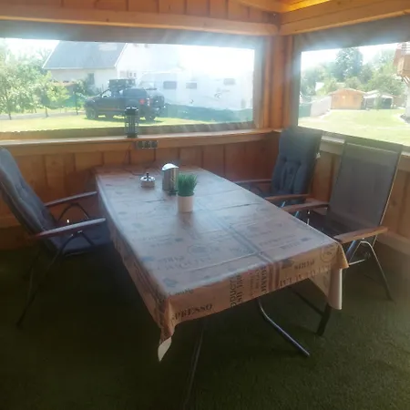 Gaestehaus Kathi Gyenescamping Wohnwagen Knaus 1 Rechts *